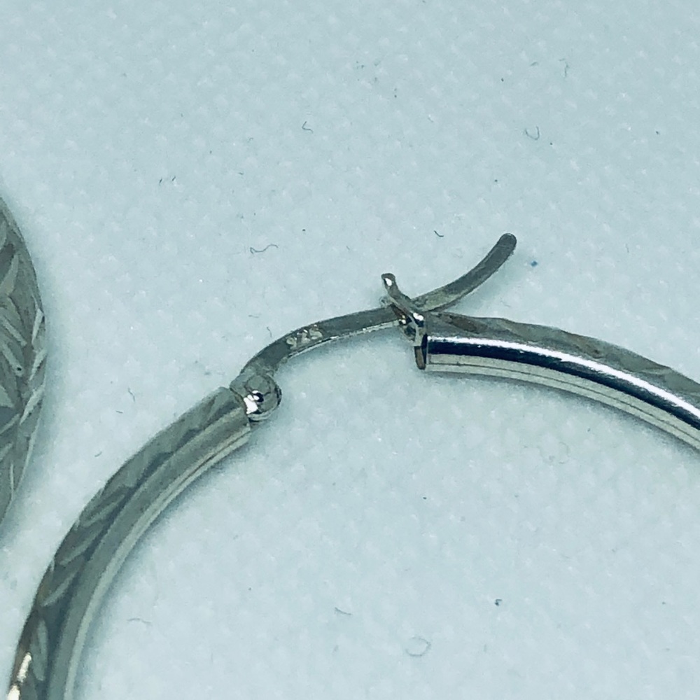 PRECIOUS HOOPS- DIAMOND CUT DETAILS- 925 SS - Picture 6 of 9